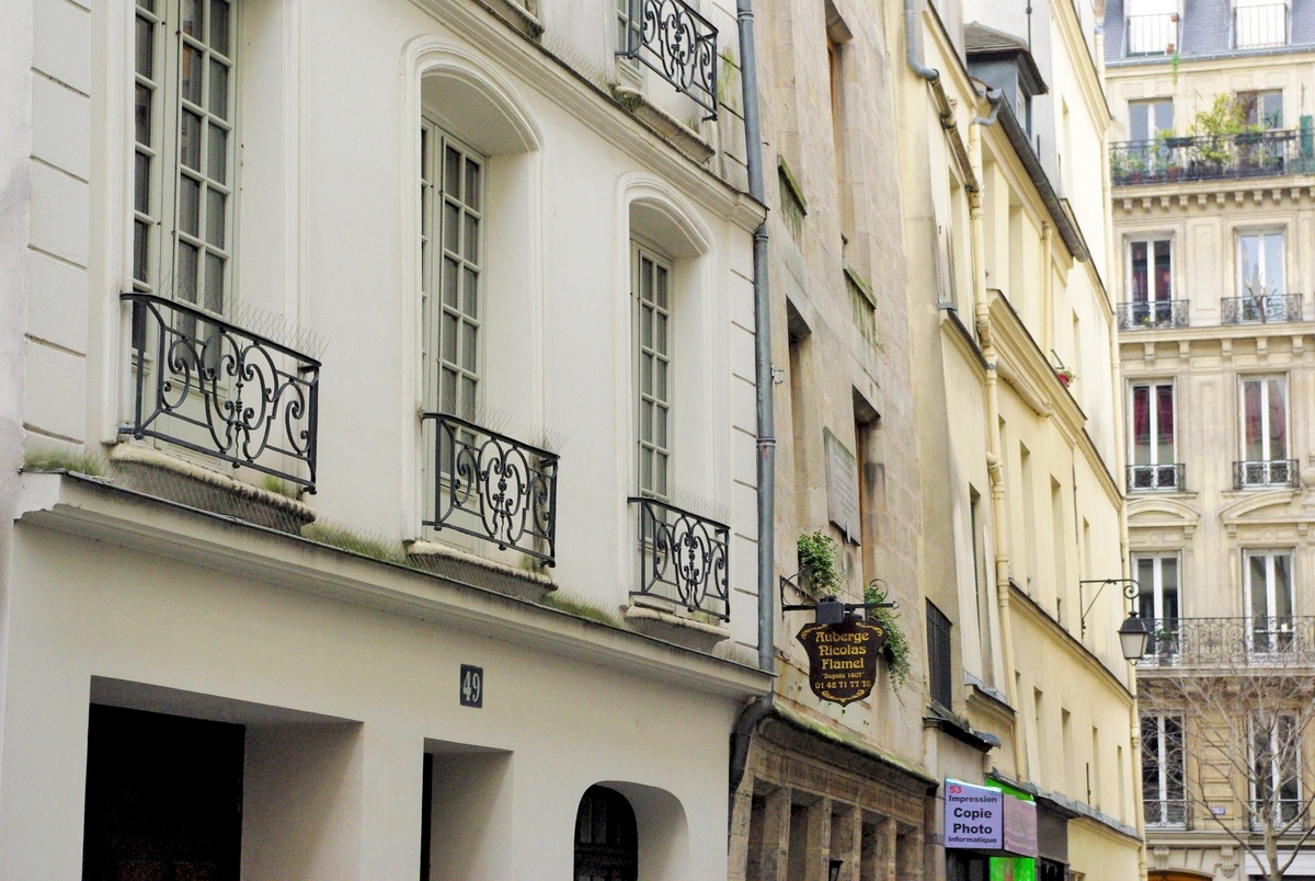 Rue de Montmorency, Paris © French Moments