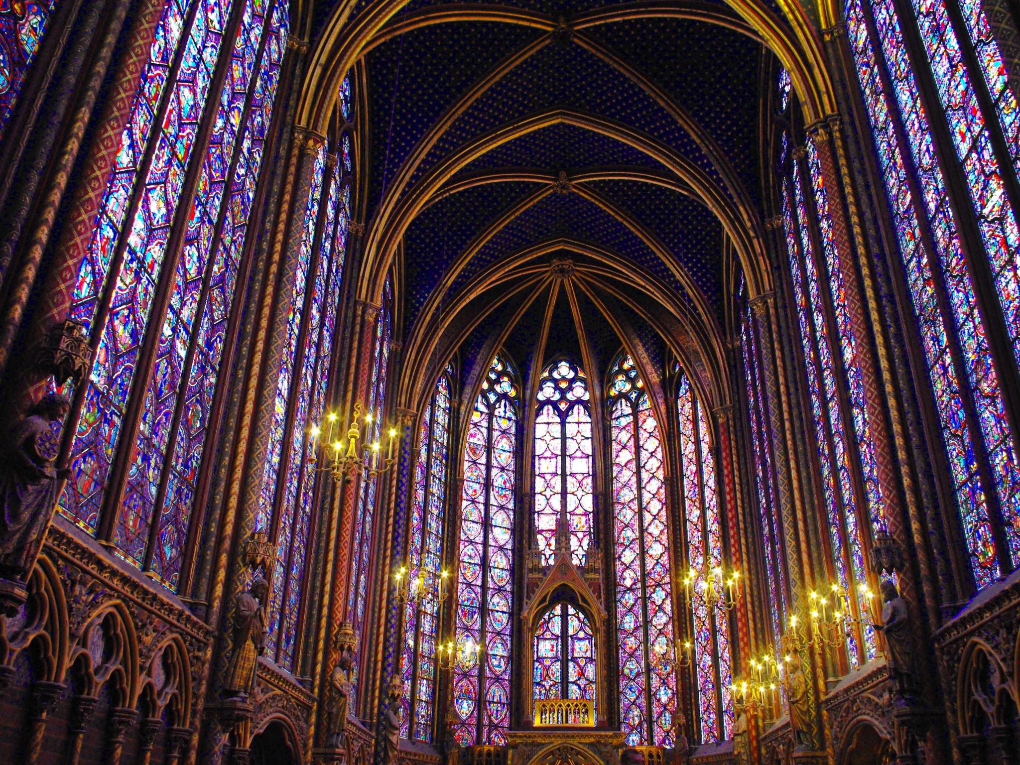 Be stunned by the beauty of the Sainte-Chapelle, Paris - French Moments