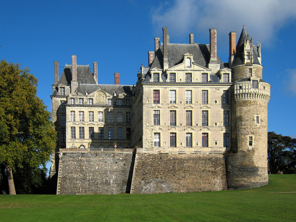 Brissac Castle © Manfred Heyde - licence [CC BY-SA 3.0] from Wikimedia Commons