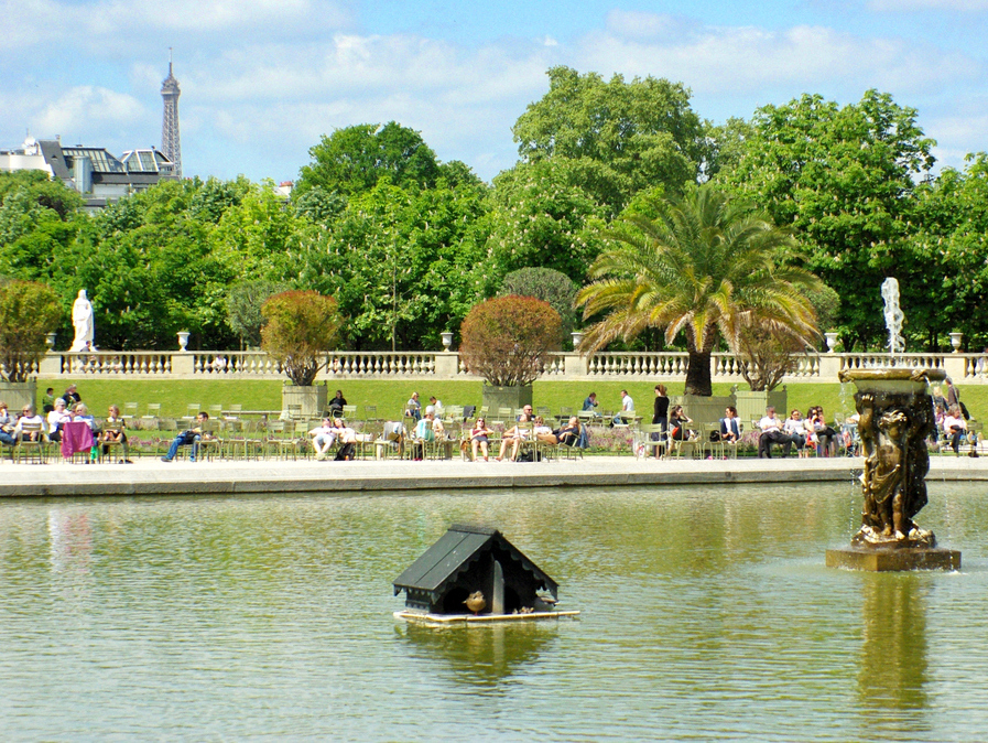 Jardin du Luxembourg - the Grand Bassin copyright French Moments