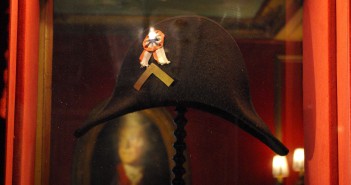 Napoleon's Hat at Le Procope © French Moments