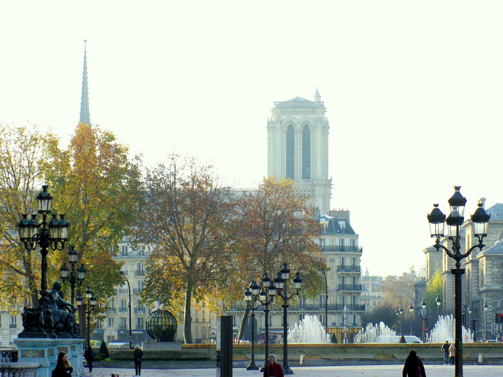 Place de l'Hôtel de Ville 2 © French Moments