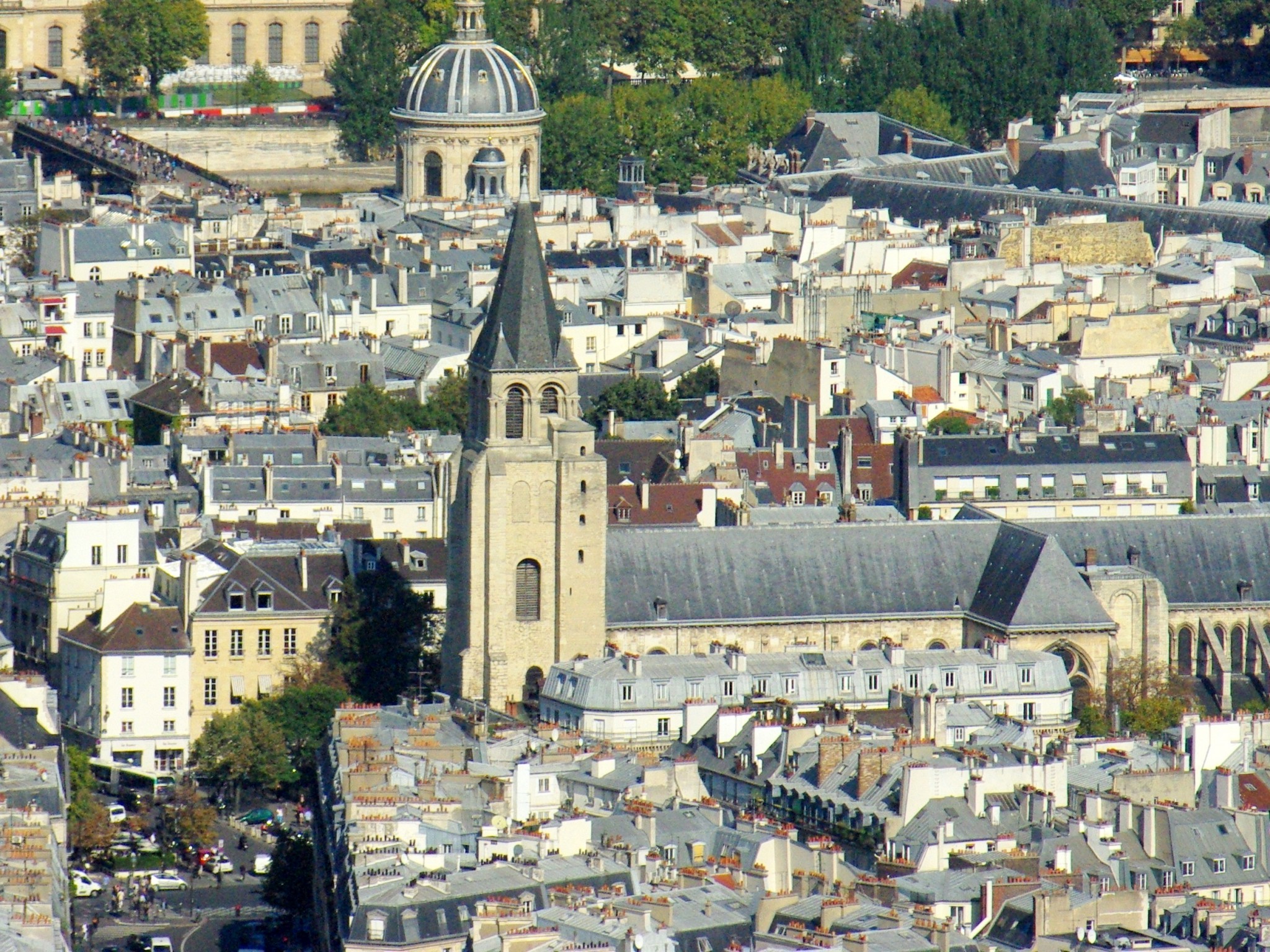 Saint-Germain-des-Prés Neighbourhood - French Moments