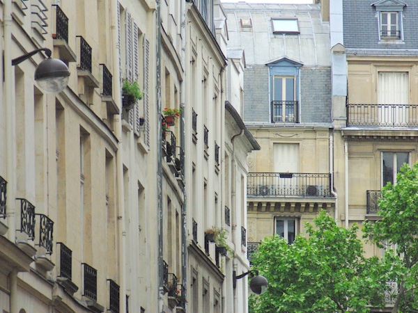 Rue du Dragon, Saint-Germain-des-Prés copyright French Moments