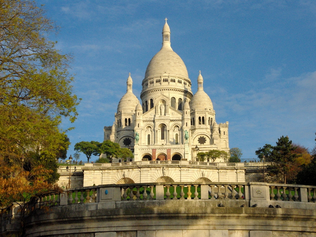 Square Louise Michel, Montmartre - French Moments