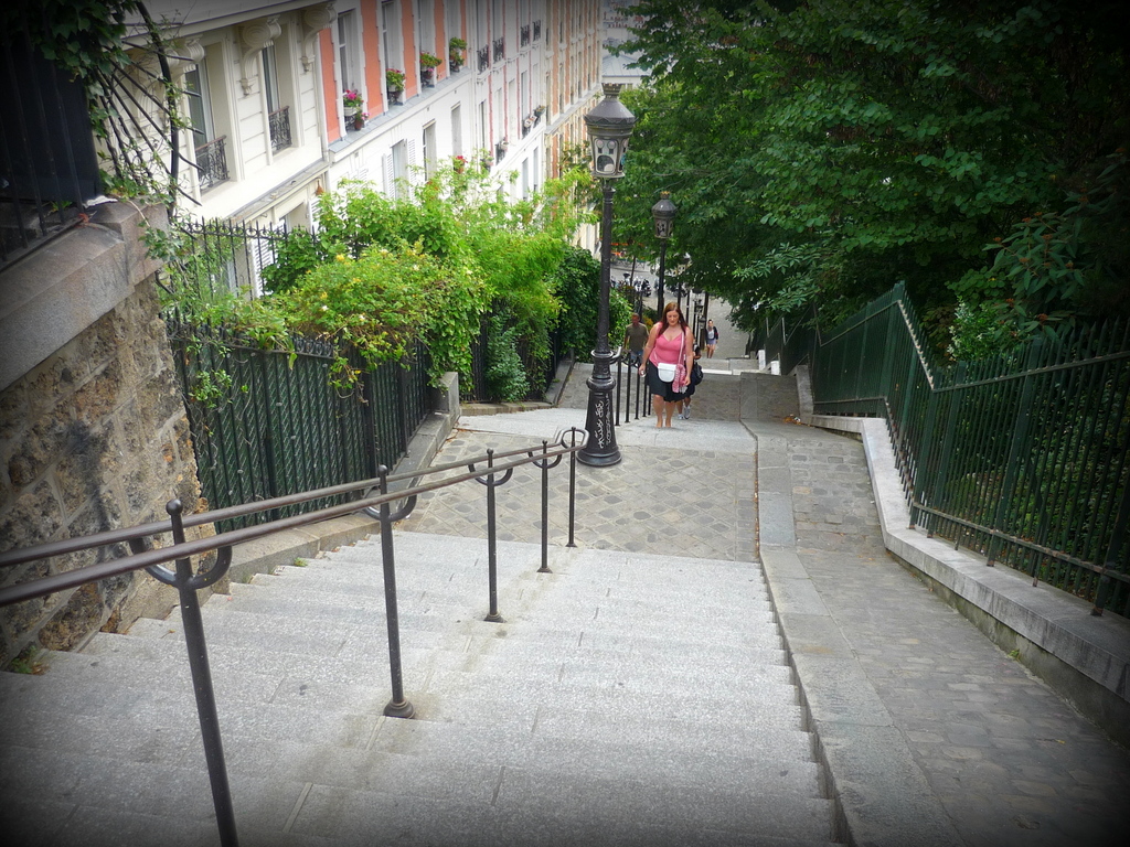 Stairs of rue Utrillo in Montmartre 01 © French Moments