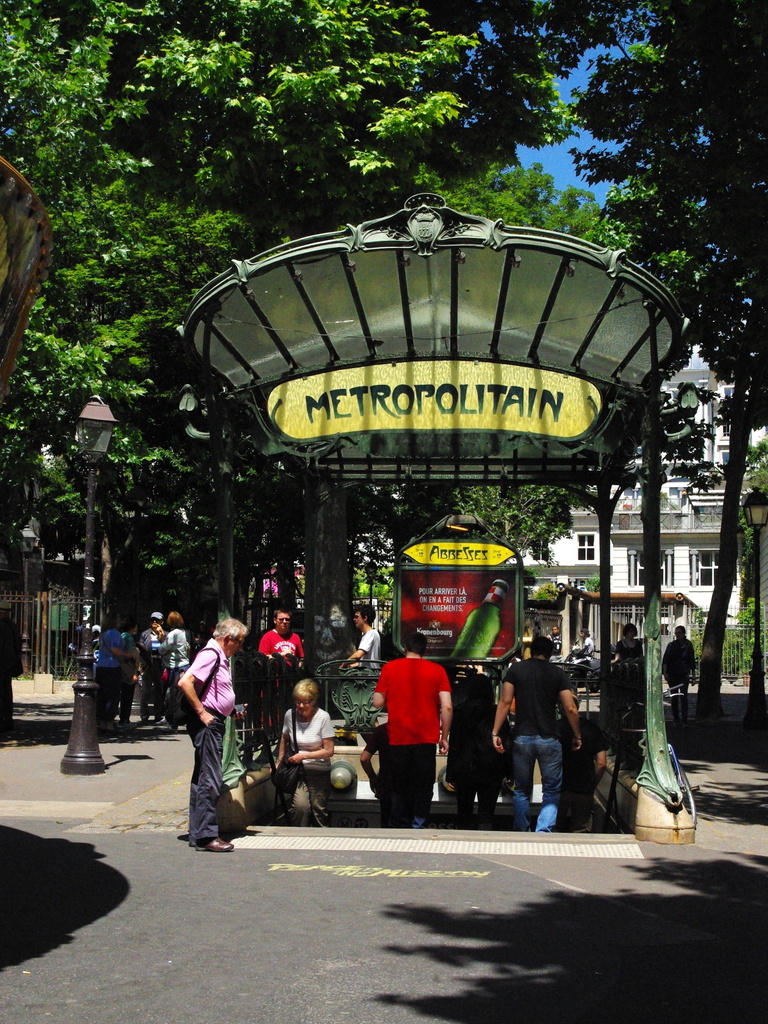 Metro station, place des Abbesses © French Moments