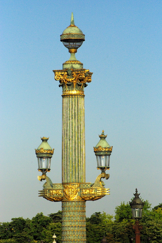 Lamp Posts of Paris: Place de la Concorde © French Moments
