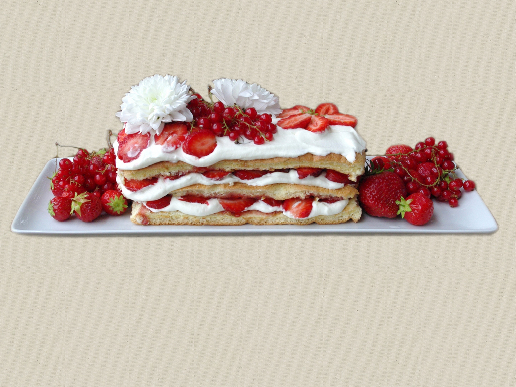 Strawberry Birthday Cake © French Moments