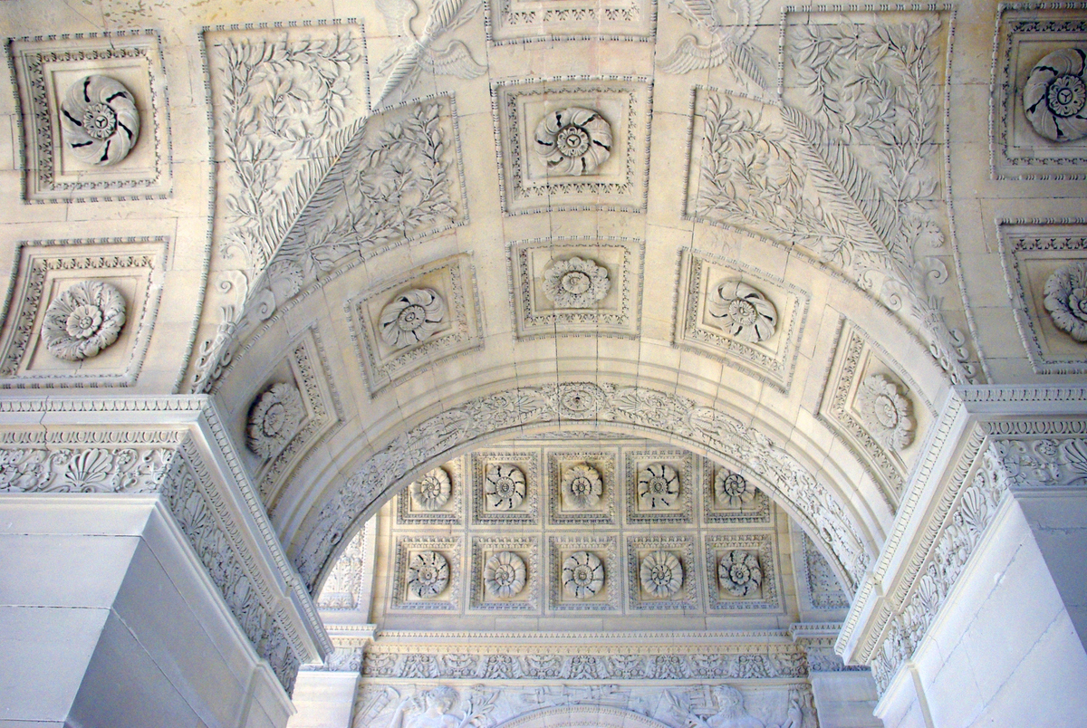 Central Bas-Reliefs under the Arc du Carrousel © French Moments