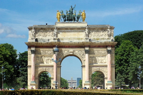 Discover the Arc de Triomphe du Carrousel - French Moments