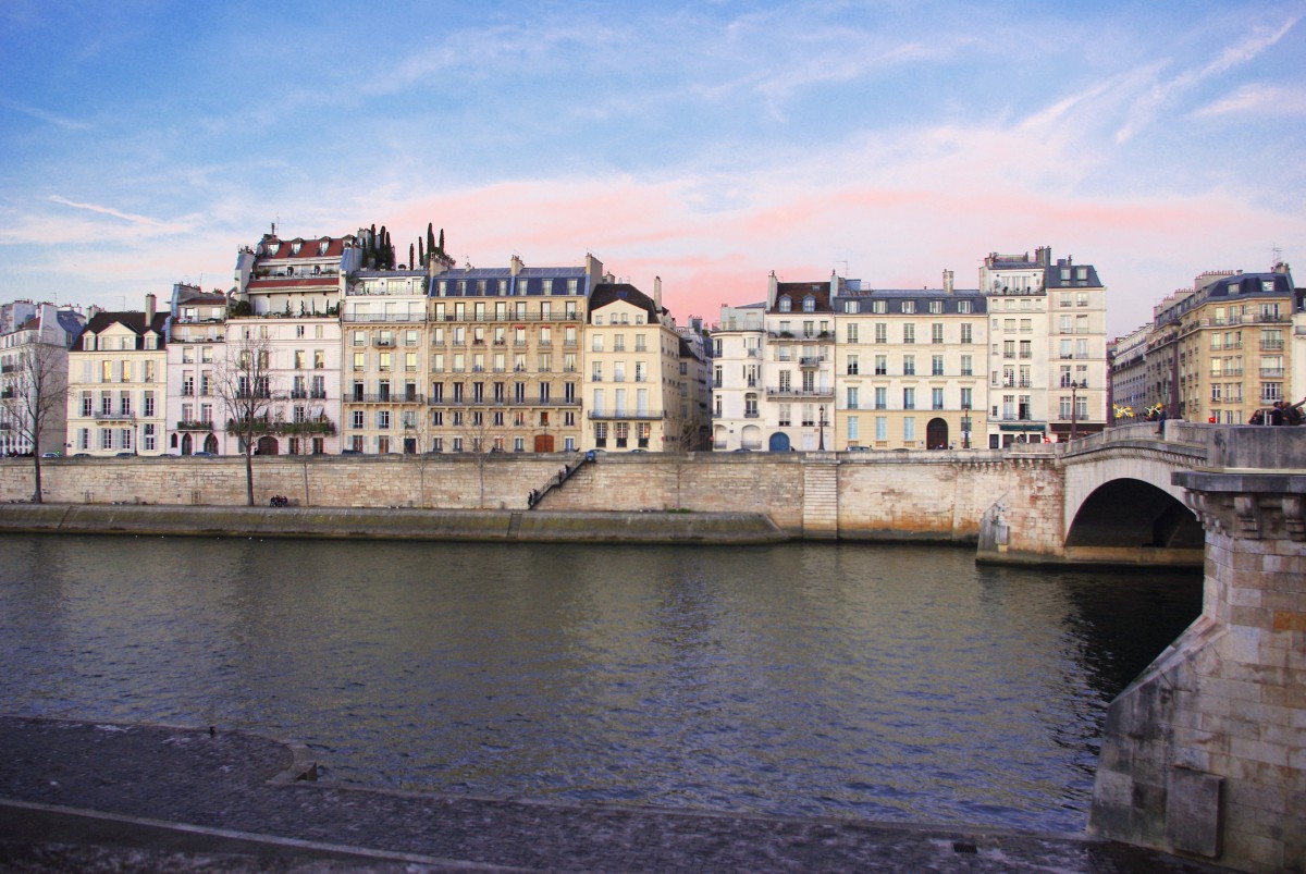 Romantic places in Paris: Ile Saint Louis © French Moments