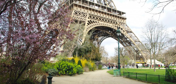 Spring at the Eiffel Tower 6 copyright French Moments