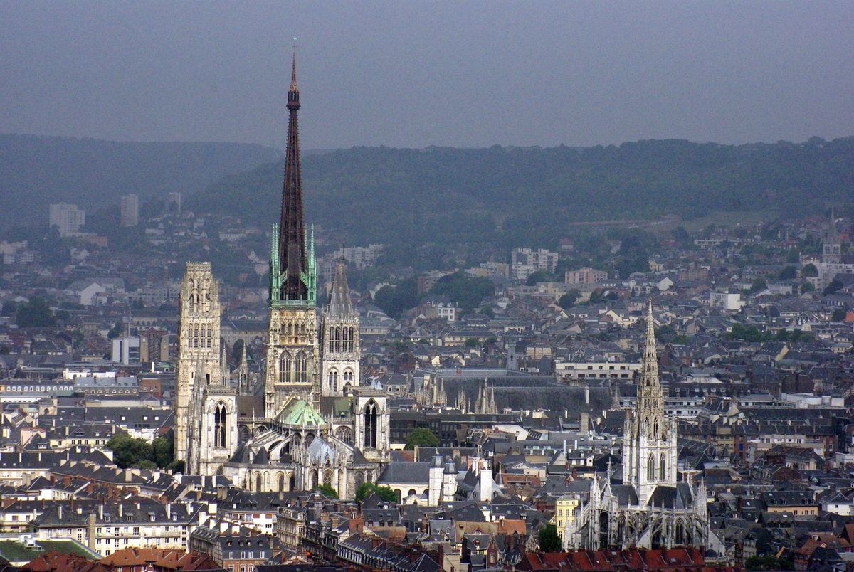 France's tallest cathedrals - Rouen cathedral (151 m) © French Moments
