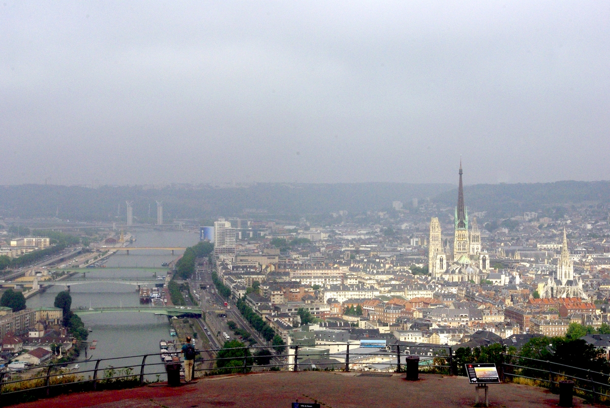 Côte Sainte Catherine in Rouen © French Moments