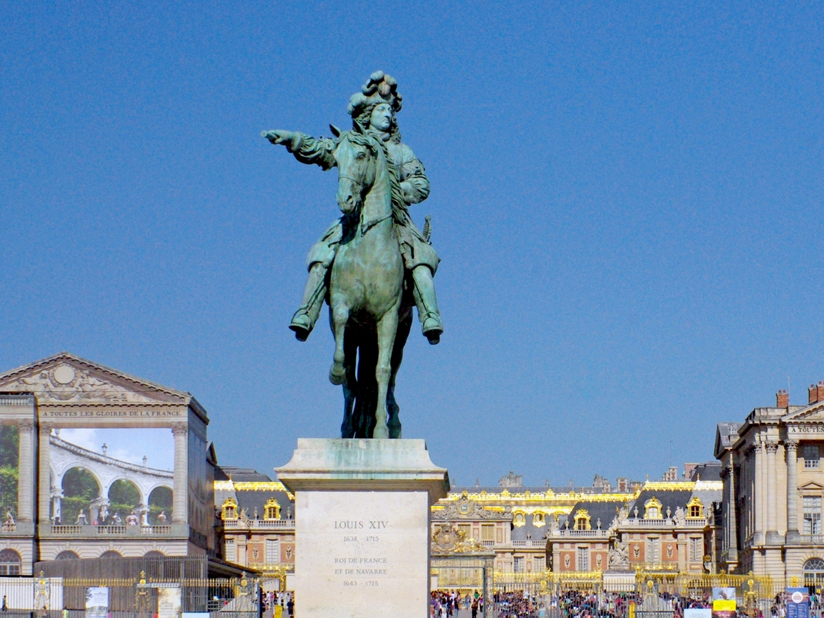 Equestrian Statue of Louis XIV in Versailles © French Moments