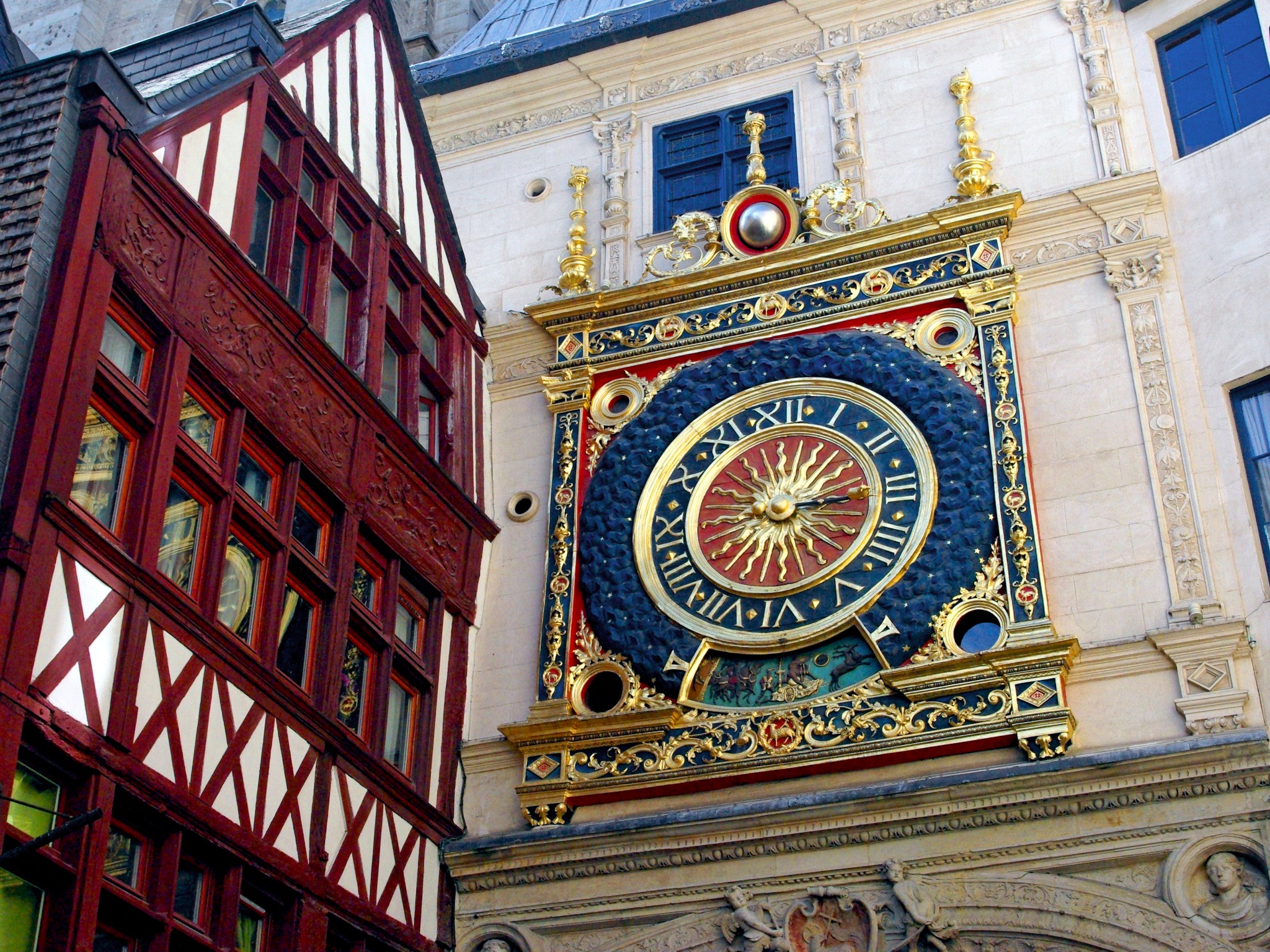 Gros Horloge, Rouen copyright French Moments