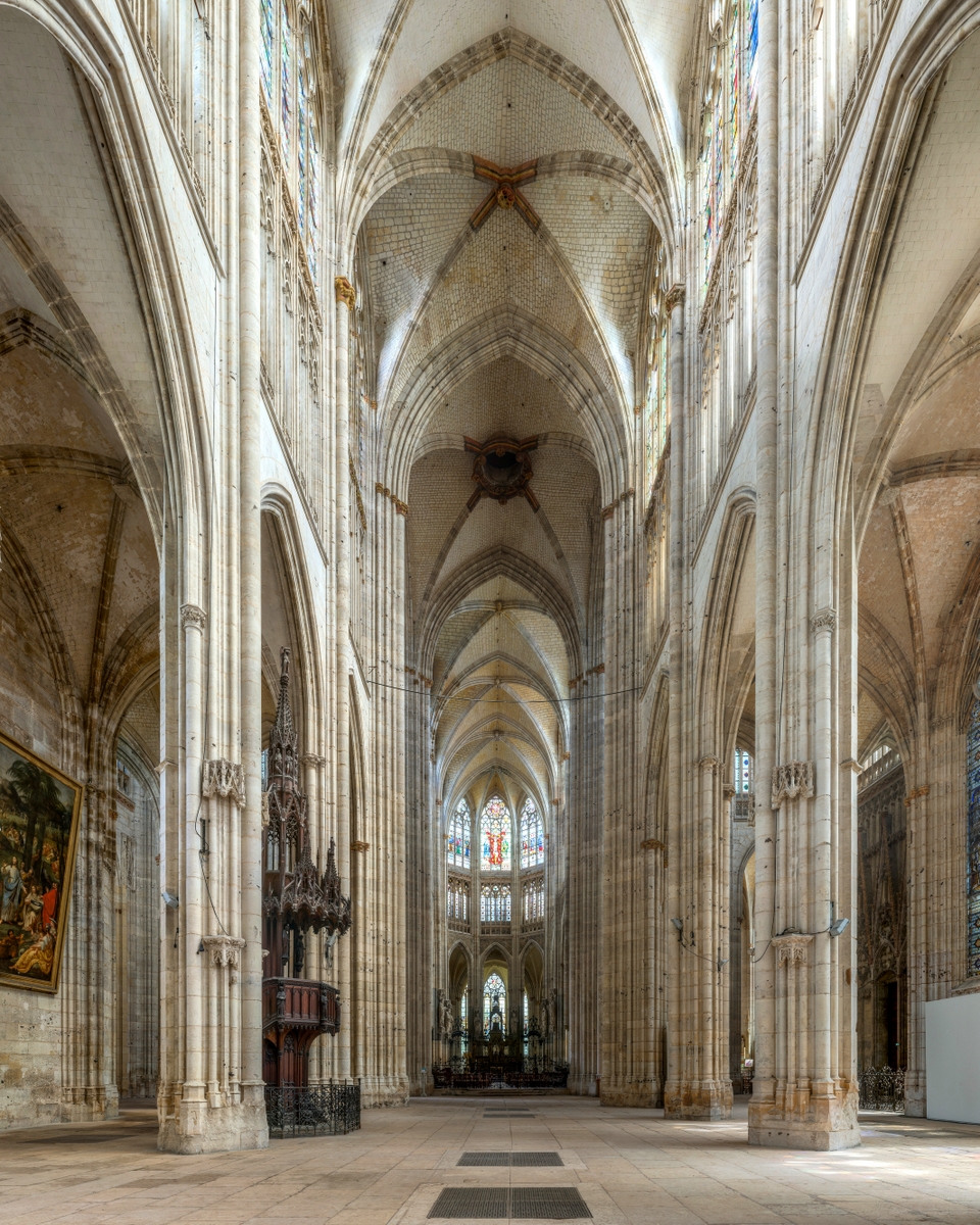 Nave of Saint Ouen Abbey Church © DXR - licence [CC BY-SA 3.0] from Wikimedia Commons