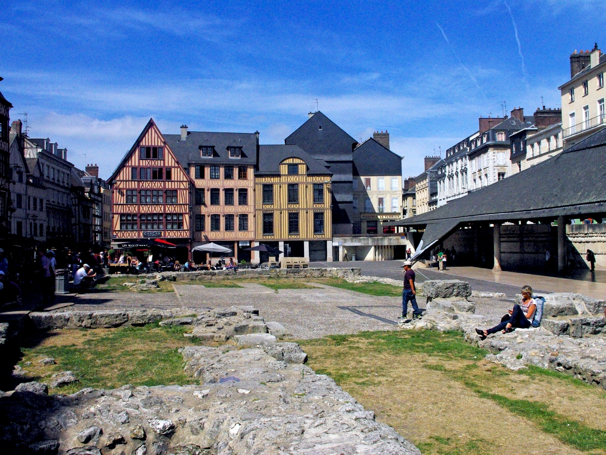 Place du Vieux-Marché, Rouen © French Moments