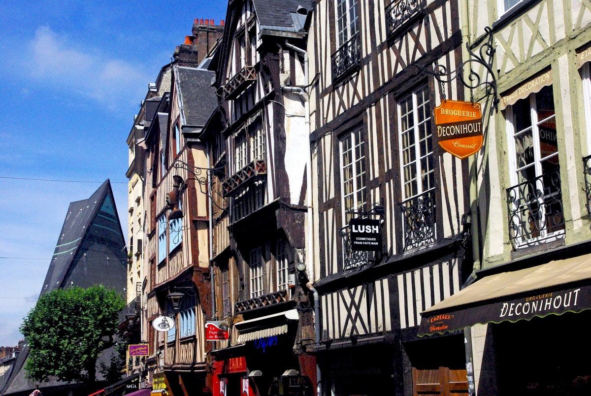 Rue du Gros-Horloge, Rouen © French Moments