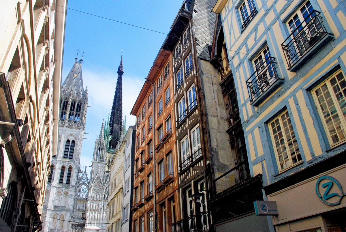 Rue du Gros-Horloge, Rouen © French Moments