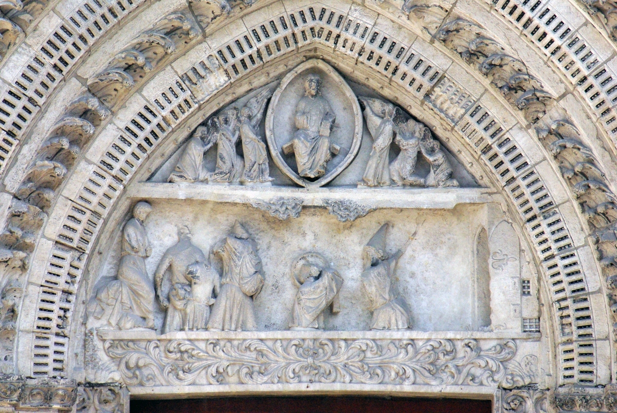 Tympanum of Saint-Etienne Portal © French Moments