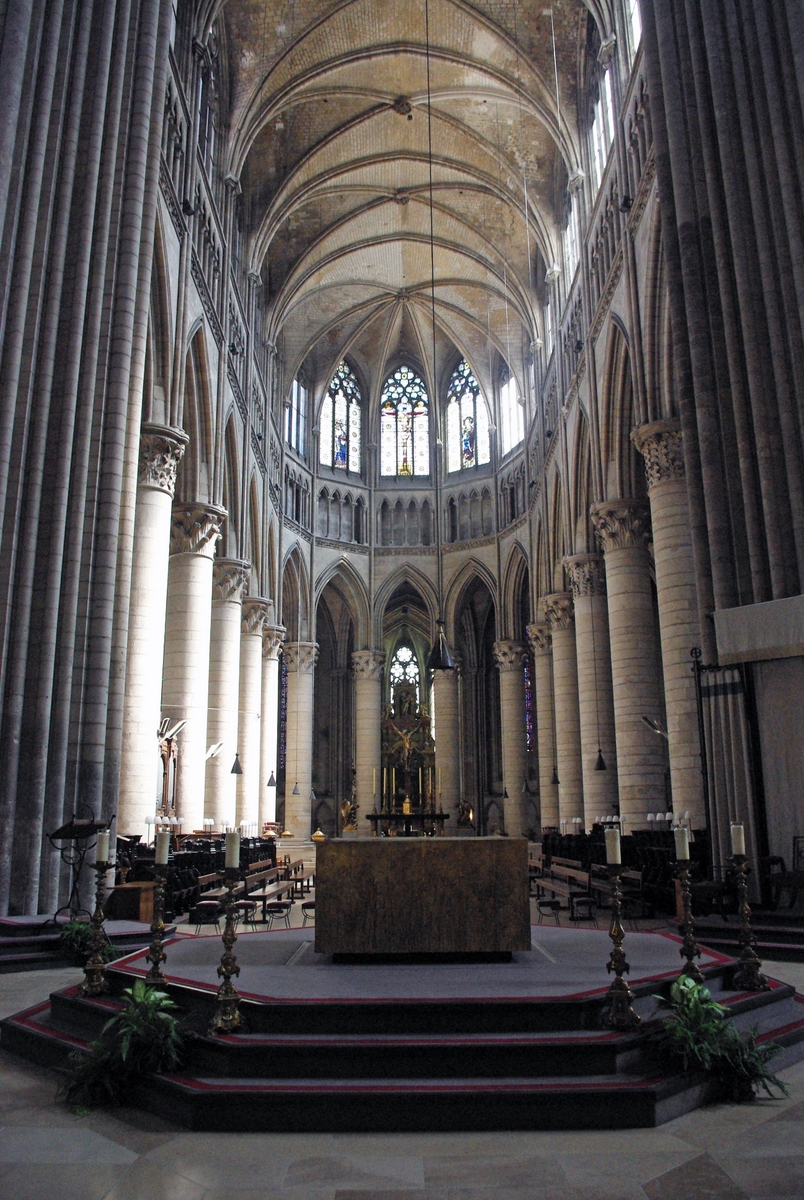 Choir in Rouen Cathedral © French Moments