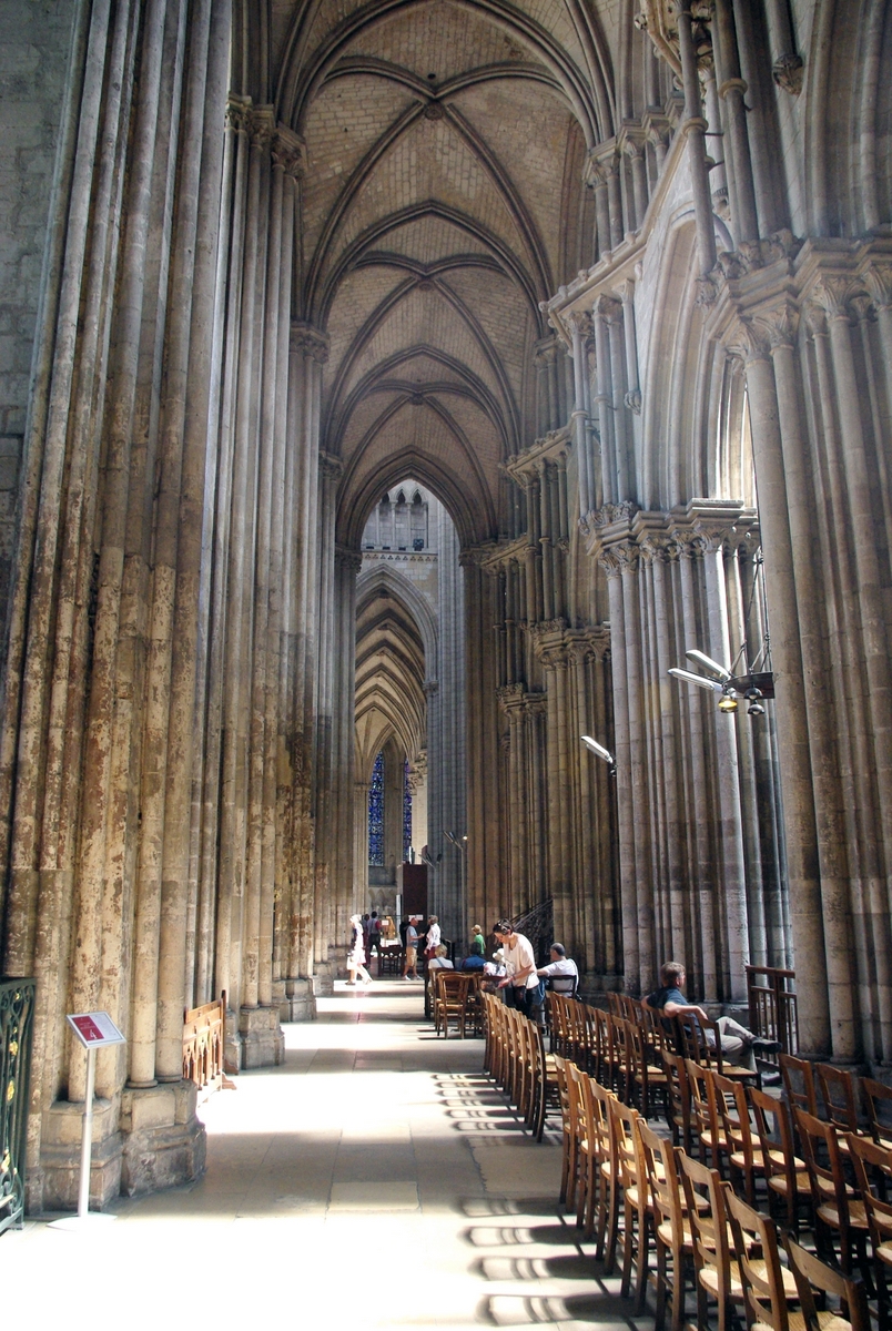 North side aisle © French Moments