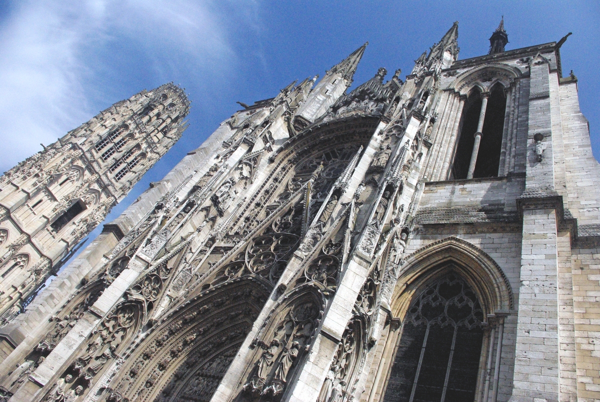 The cathedral of Rouen (Porte de la Calende) © French Moments