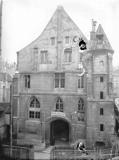 The former Dominican convent (seen from rue Racine)