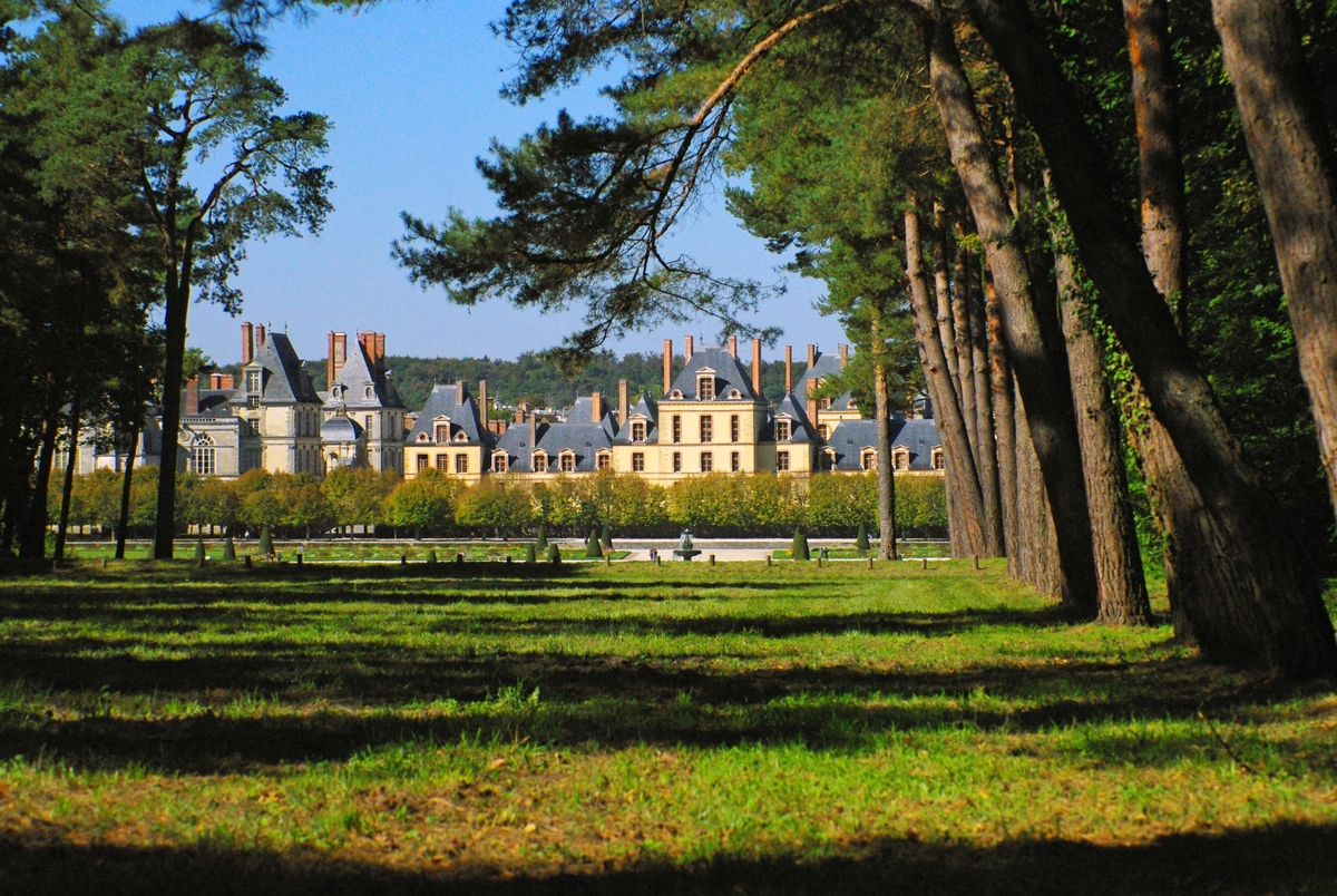 Fontainebleau Castle viewed from the Forest © French Moments