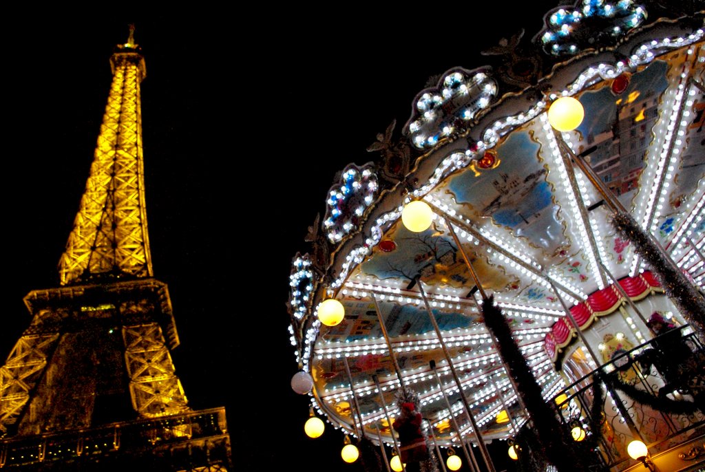 Merry Go Round and Eiffel Tower copyright French Moments
