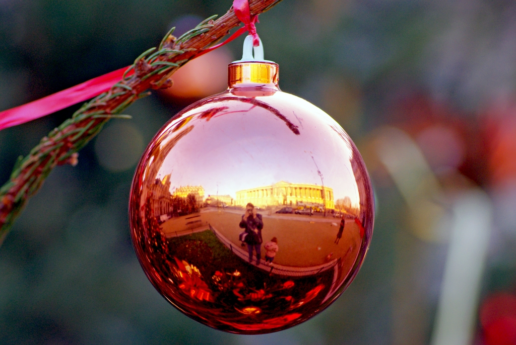 Christmas Bauble St Germain l'Auxerrois © French Moments