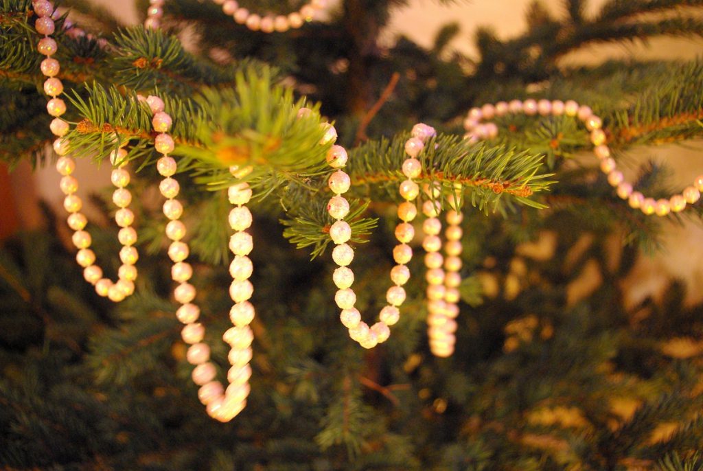 What are the Christmas Tree Decorations in France? French Moments