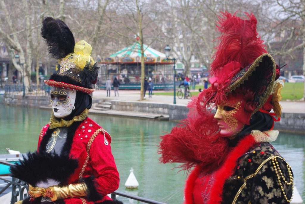 Discover the fantastic Annecy Carnival French Moments