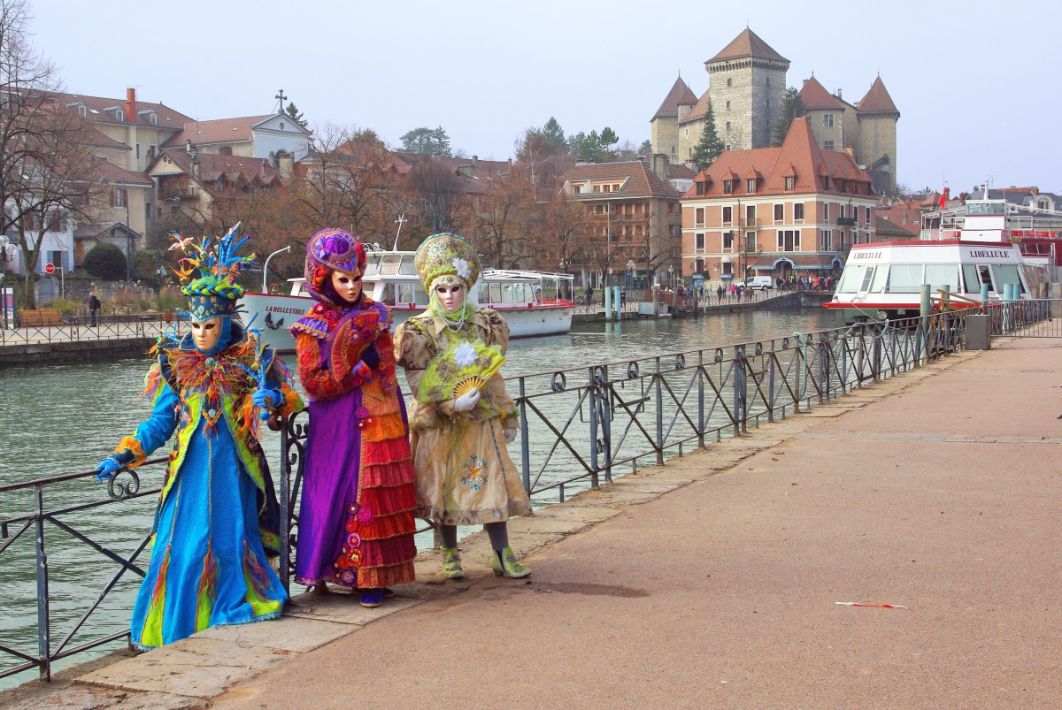 Mardi-Gras in France - Annecy Venetian Carnival © French Moments