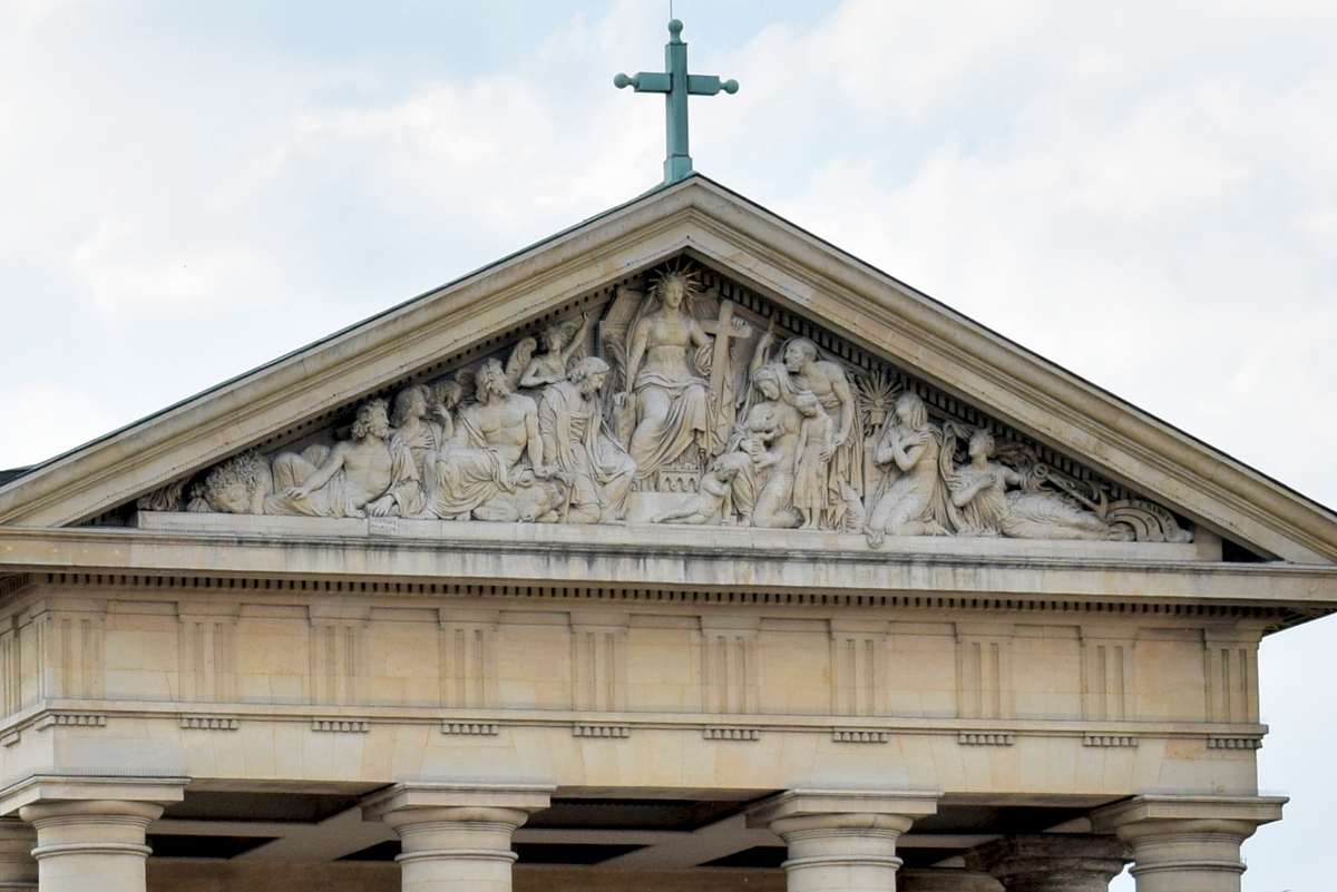 Church of Saint-Germain-en-Laye © French Moments