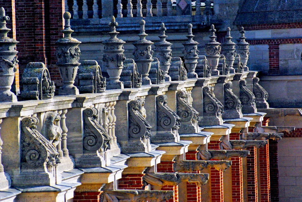 Roof of Saint-Germain-en-Laye castle © French Moments