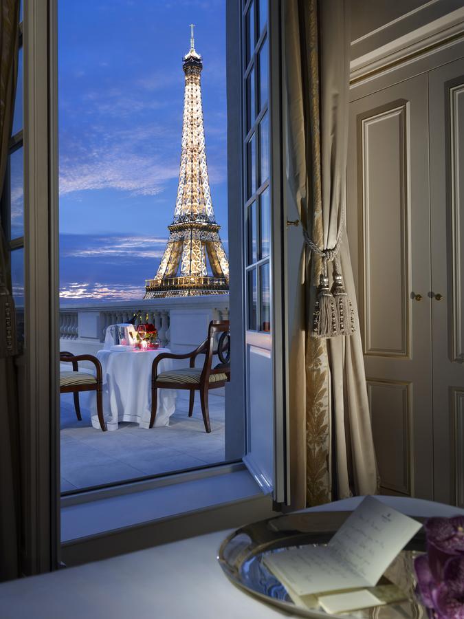 Romantic Places in Paris