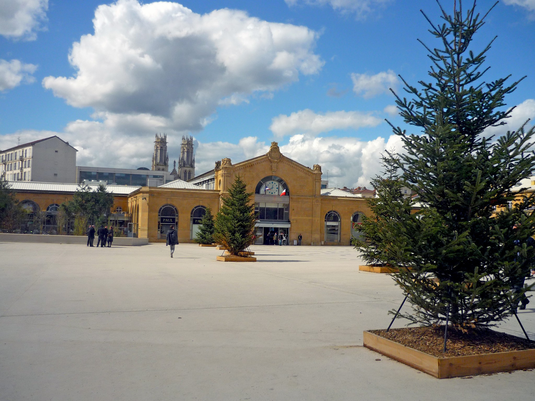 The renovated square of the railway station, Nancy © French Moments