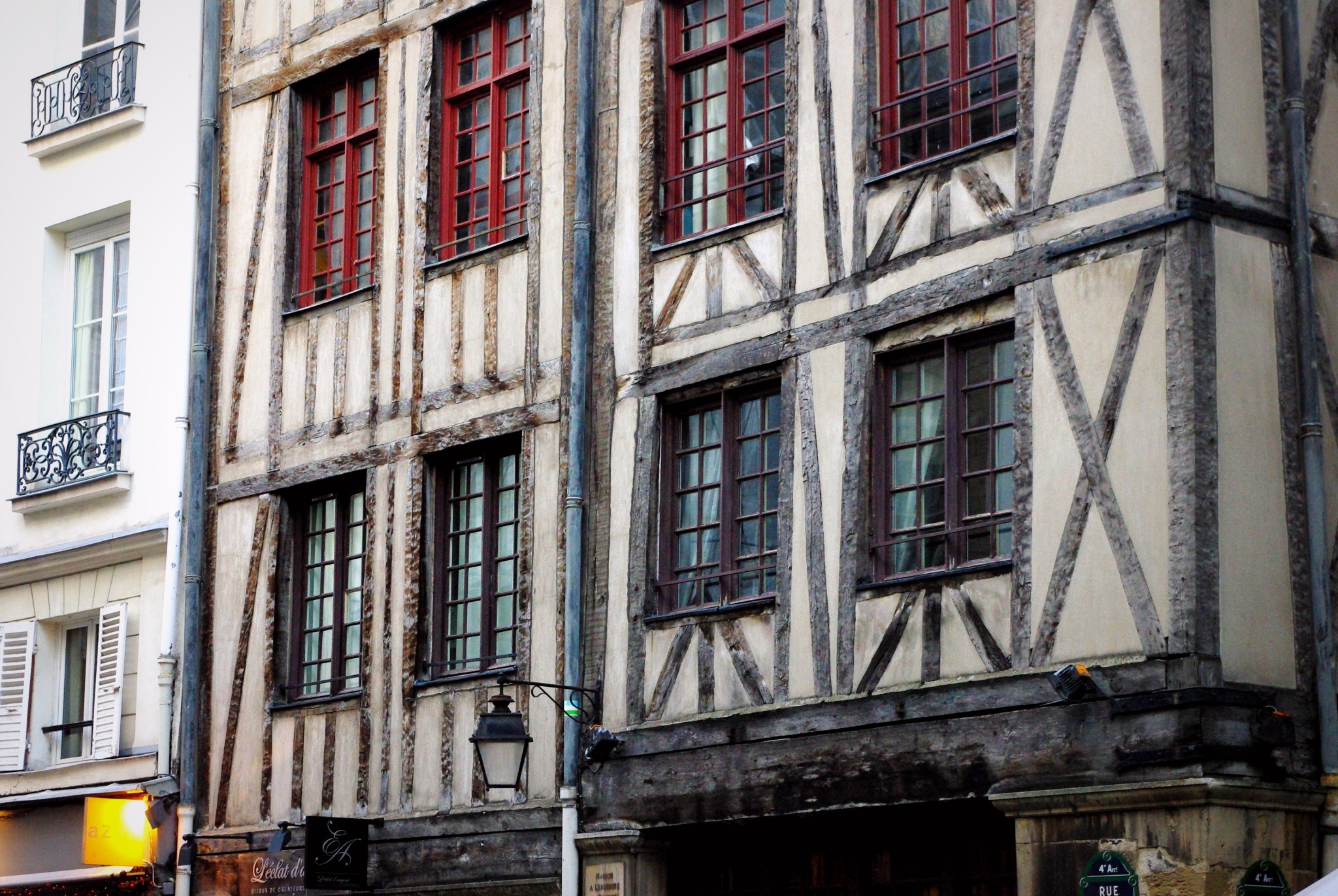 Half-timbered houses on Rue François Miron © French Moments