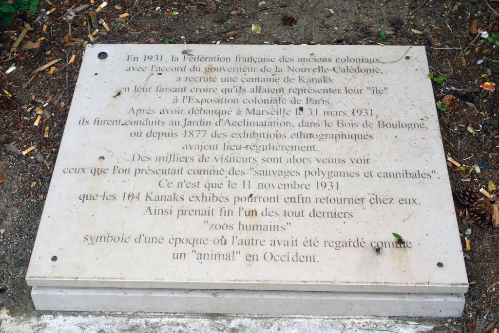 When the Jardin d'Acclimatation was a human zoo: the Commemorative Plaque at the entrance © French Moments