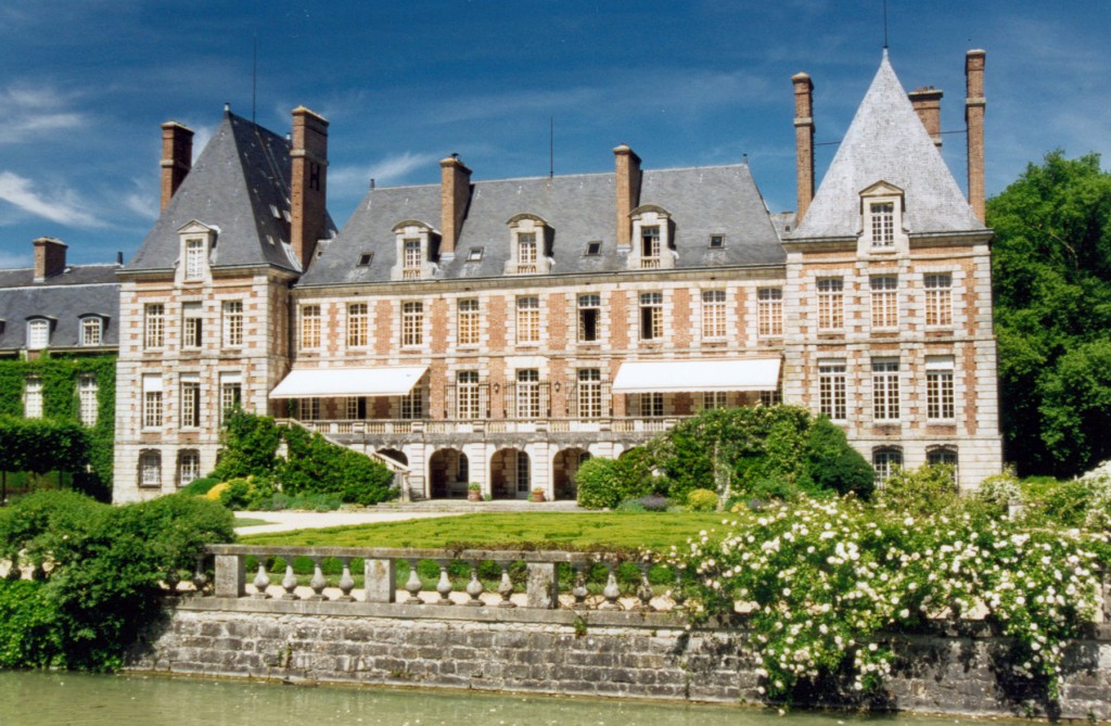 Chateau of Courances © Patrick Giraud - licence [CC BY-SA 1.0] from Wikimedia Commons