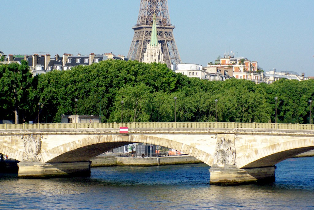 Pont des Invalides Paris © French Moments