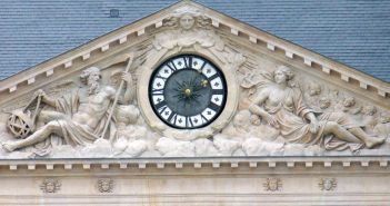 What makes the public clocks of Paris popular? Public clocks in Paris