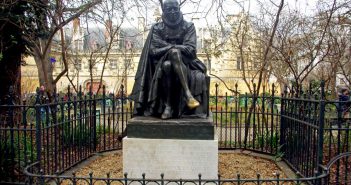 Why does the statue of Montaigne bring luck? Statue of Montaigne