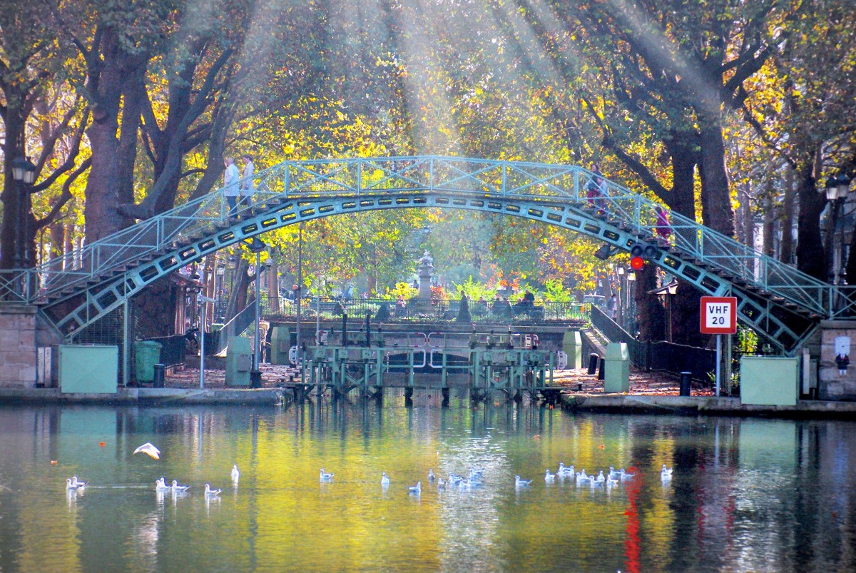 Discover the Canal Saint-Martin in Paris © French Moments