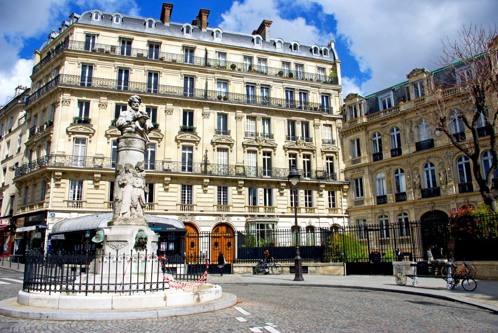 Romantic places in Paris: Place Saint-Georges © French Moments