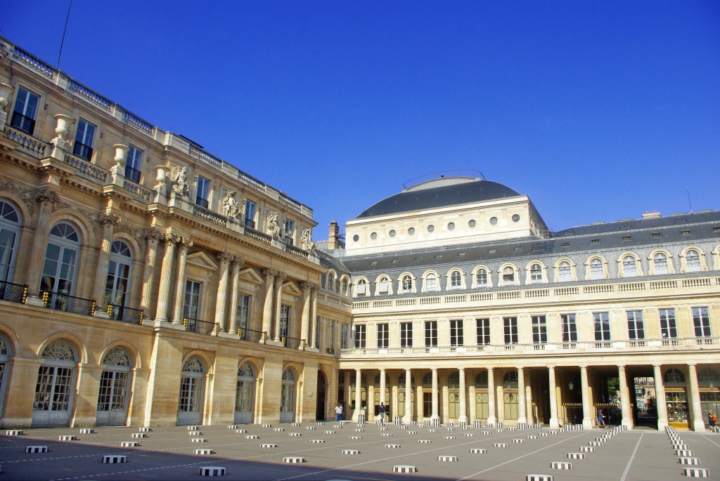 Famous Monuments of Paris - Palais-Royal © French Moments