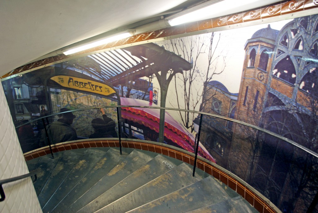 Abbesses métro station © French Moments